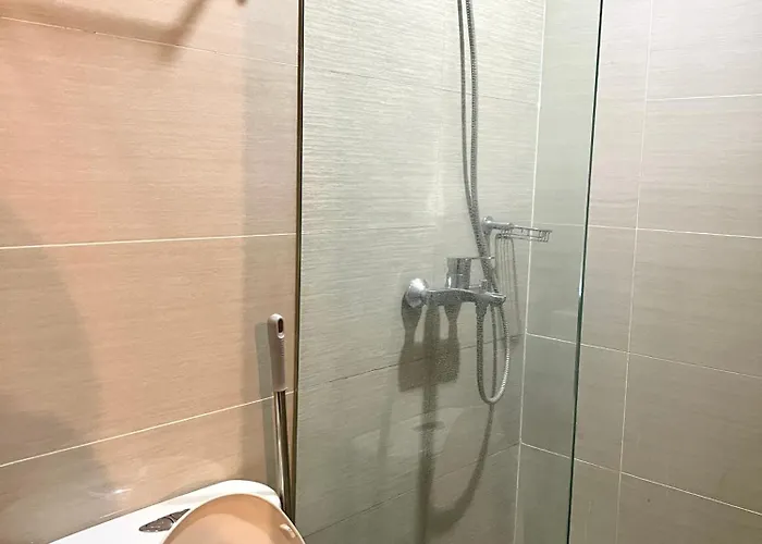 Premium At Greenbelt Makati Aparthotel